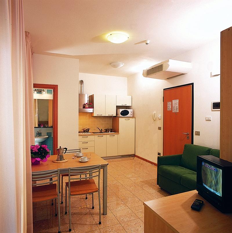 לידו די ג'סולו Residence Ca D'Oro מראה חיצוני תמונה